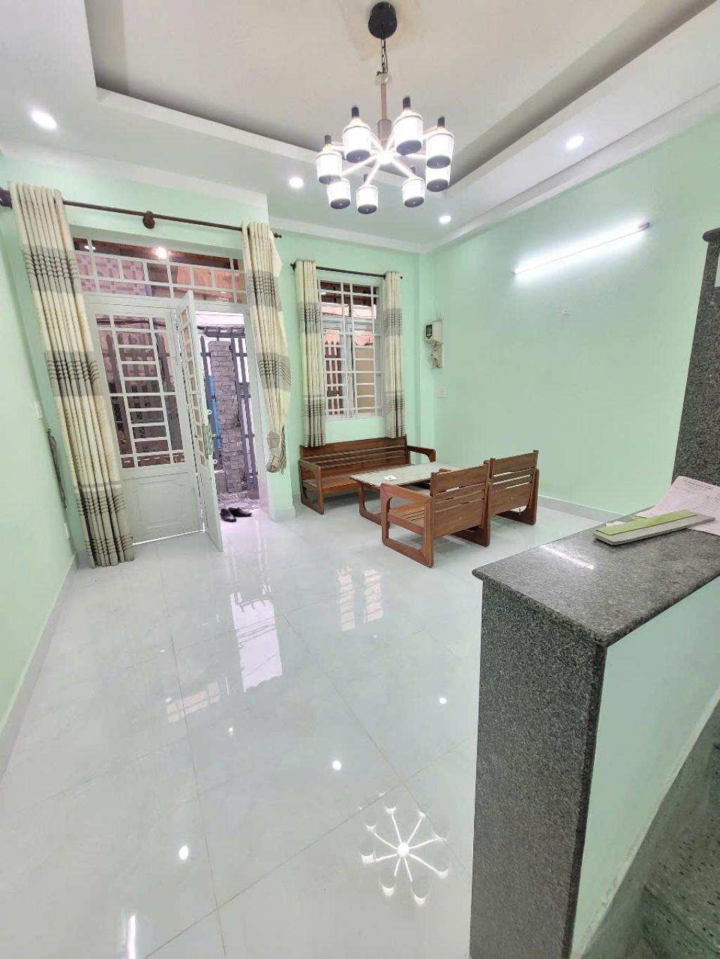 NHÀ B.ÁN - NGAY TRUNG TÂM GV - CHỈ 5 PHÚT RA SÂN BAY TSN - 58M² - 2 TẦNG HƠN 5 TỶ - Ảnh 1